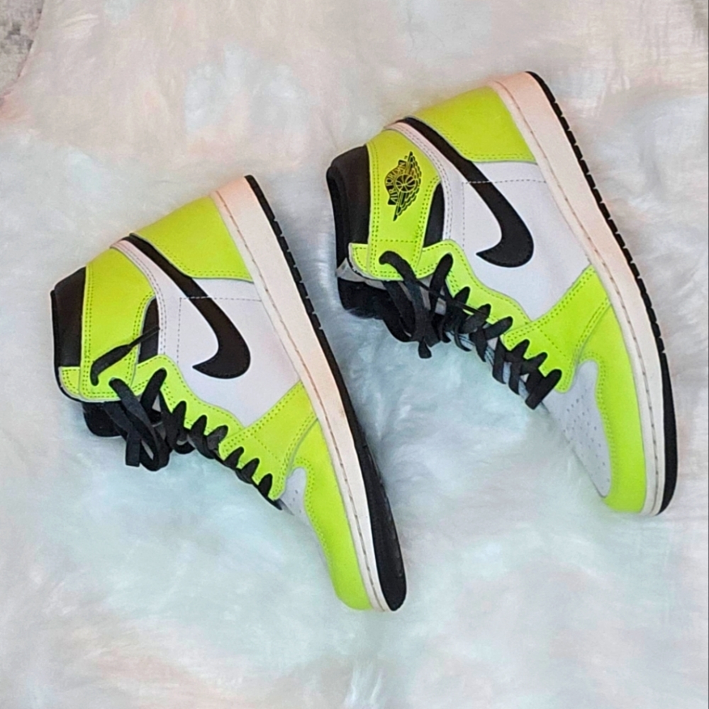 Air Jordan 1 Retro High OG Visionaire Size US 8.5 M
